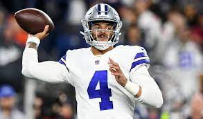Le quart-arrière des Cowboys de Dallas, Dakota Prescott, présente ses excuses aux arbitres